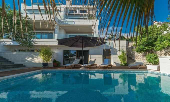 Seget Vranjica Villa | Luxury beachside villa Marija with pool - Eos Croatia