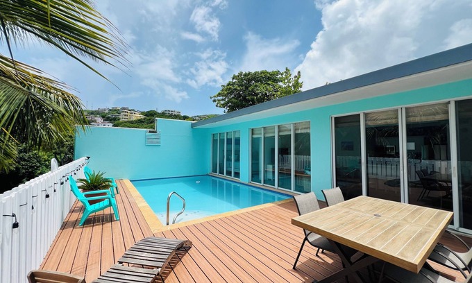 Cabes Point Villa | Luxury Beachside Escape with private pool, great WiFi n more!