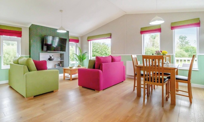 Dereham Ski Chalet | Luxury boutique style lodge with one double bedroom and one twin bedroom.