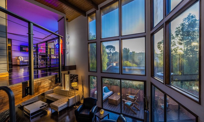 Los Angeles House | Luxury Box Canyon House Hot Tub, Hiking Trails, EV Charger, Close to Restaurants