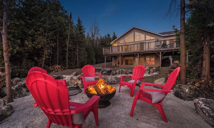 Lion's Head Cottage | Luxury Lakefront Retreat - 'The Aida' | Serene & Chic