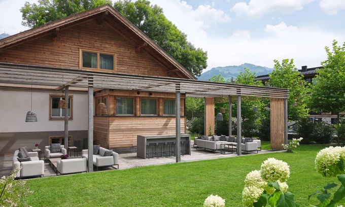 Kitzbuehel Ski Chalet | Luxury chalet, 250m to the Streif ski run