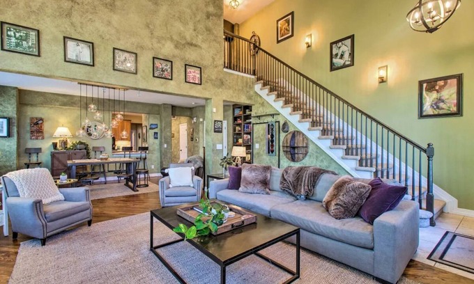 Cherry Creek Condo | Luxury Cherry Creek Retreat w/2 Patios in Affluent Neighborhood