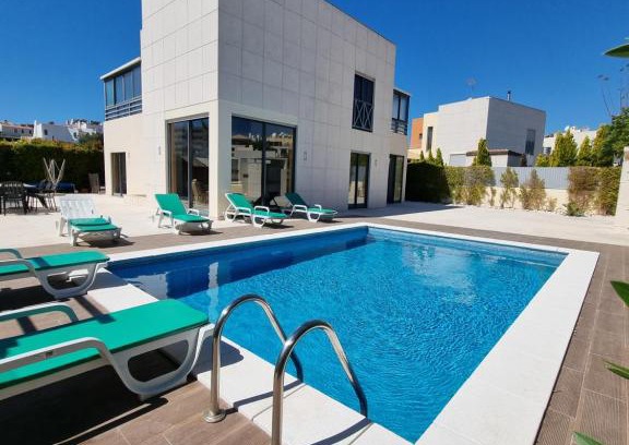 Santa Eulalia Villa | Luxury city Villa Olivia 10 - 15 min to the Beach Oura, private swimming pool