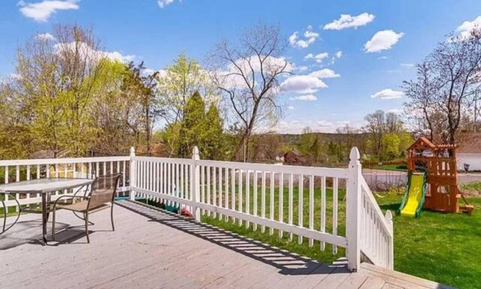 Meriden House | Luxury Colonial near Hiking Trail