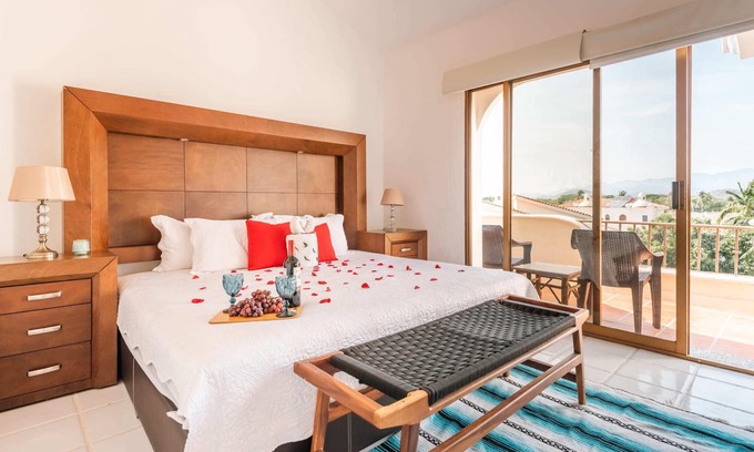 Ixtapa Villa | Luxury Condo Overlooking Marina in Ixtapa
