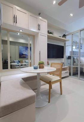 Pasay Apartment | Luxury Condo with a view of Manila Bay