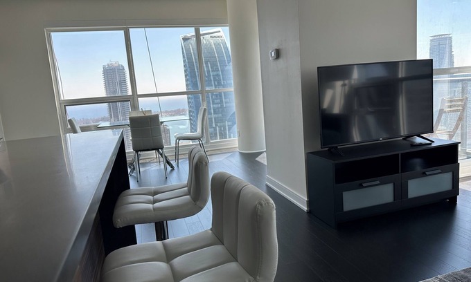 St. Lawrence Condo | Luxury condo with amazing view!
