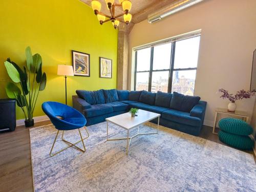 Near South Side Apartment | Luxury Cozy 2BR with Optional Parking and Gym Access Near McCormick Place, Lakefront and Soldier Field