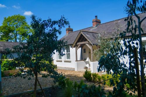 Templepatrick House | Luxury Croft Templepatrick Near Airport Rabbit and Hilton hotel
