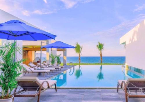 Ngu Hanh Son Apartment | Luxury Dana Beach Resort & Spa