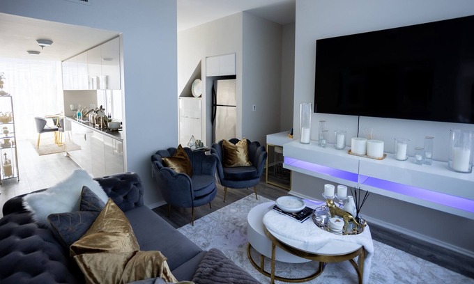 Mission Hills Apartment | Luxury Downtown Loft