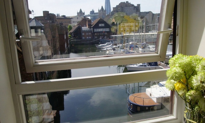 Tower Hill Apartment | Luxury | Dream Location | By Tower Bridge | Dock View