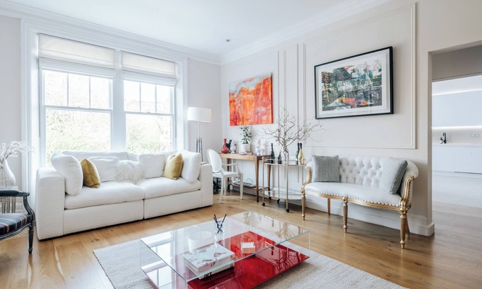 South Hampstead Apartment | Luxury & Elegance at Period Haven with South facing Balcony