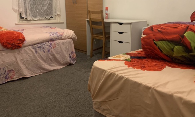 Markhouse House | LUXURY EXTRA LARGE BEDROOM IN LONDON