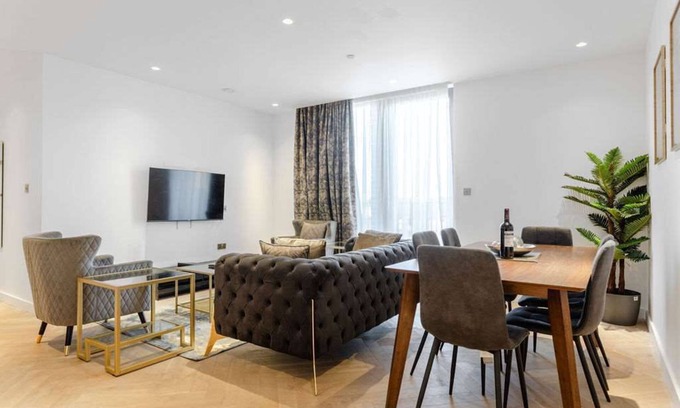 Dudden Hill Apartment | Luxury Flat with Pool/Gym 5 minutes to Station