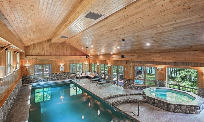 St Germain House | Luxury Forest Pool House with Hot Tub