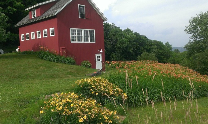 Corinth House | Luxury Guest House On 100+ Private Acres With Great Views NEW MONTHLY RATES
