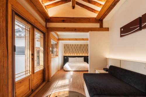 Cheongunhyoja-dong Apartment | Luxury Hanok Stay CORED
