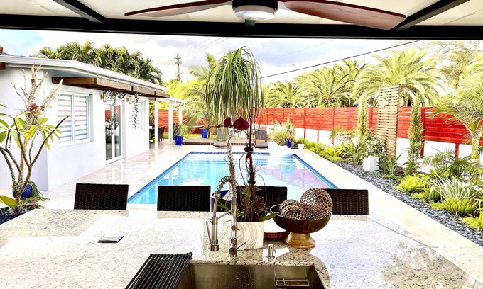 Fontainebleau House | Luxury heated salt water pool, Grill BBQ Serenity Oasis
