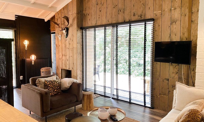 Rheezerveen House | Luxury Holiday Home in Rheezerveen With Wellness