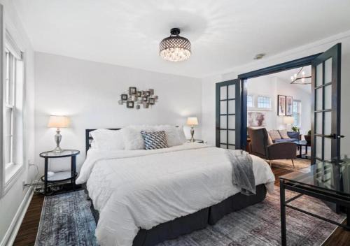 Detroit - Shoreway House | Luxury Home in the Heart of Gordon Square