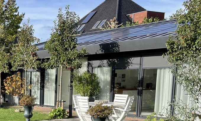 Municipality of Oosterhout House | Luxury house and large garden in a wooded area