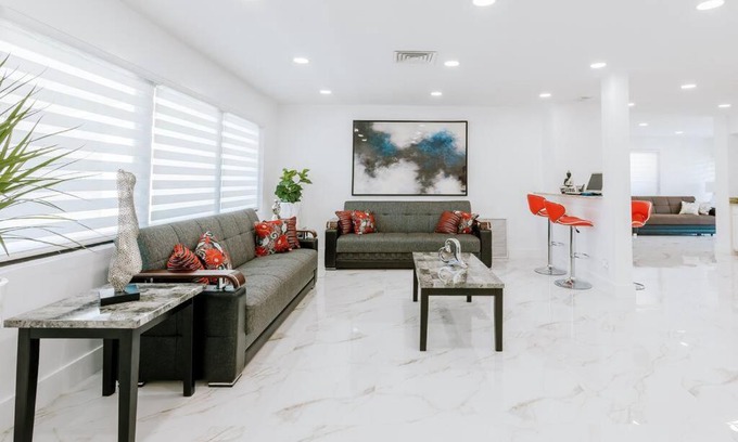 Hillcrest House | Luxury House in Hollywood