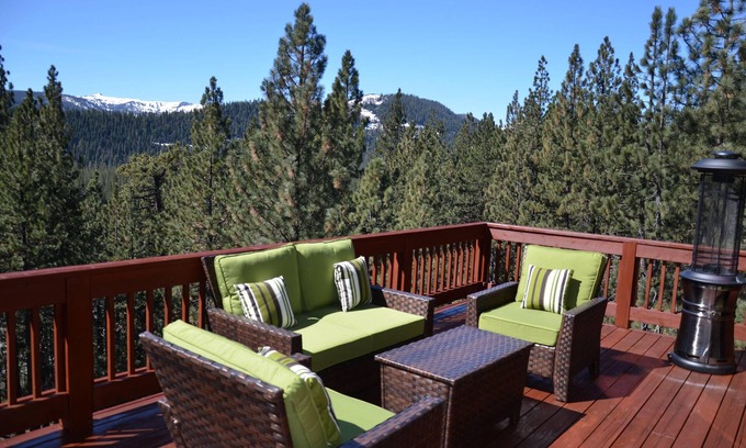 Truckee House | Luxury in prime location. Hot tub, games room with pool table. 4th night free.