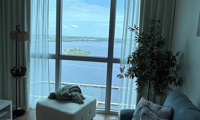 Fort Myers River District Apartment | Luxury in the sky