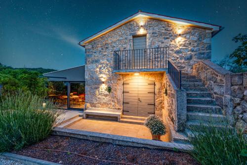 Nenadici Villa | Luxury Jerini Barn