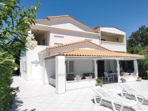 Katakolo Apartment | Luxury Katakolo in front of the sea near Olympia