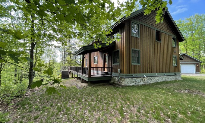 Wetmore House | Luxury Lake Home, Fireplace, wood fired pizza oven, Secluded! Pictured Rocks!