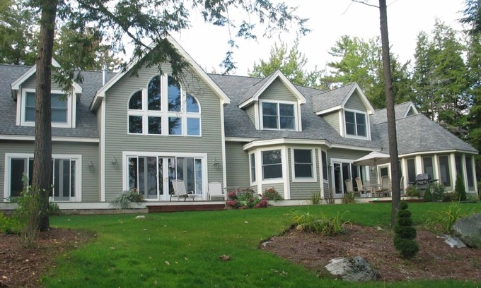 Moultonborough House | Luxury lake view home. Short walk to beautiful beach. Book July 5-12 2025 now!
