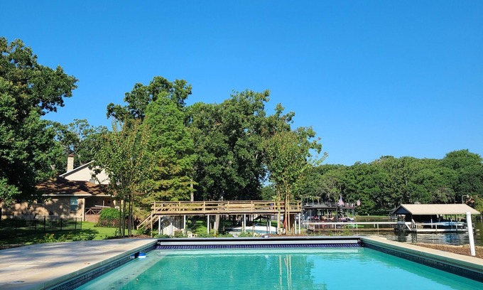 Star Harbor House | Luxury Lakefront @ Cedar Creek. Private luxury heated pool and Hot Tub!
