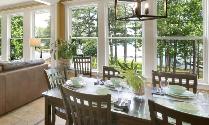 Appling House | Luxury Lakefront Cottage, Clarks Hill Lake with deep water dock year round