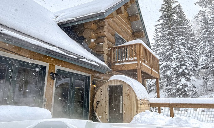 Highland Meadows House | Luxury log cabin with hot tub, sauna, lap pool, game room, & home gym
