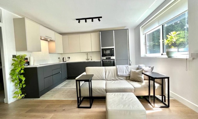 East Putney Apartment | Luxury London Apartment With Covered Parking