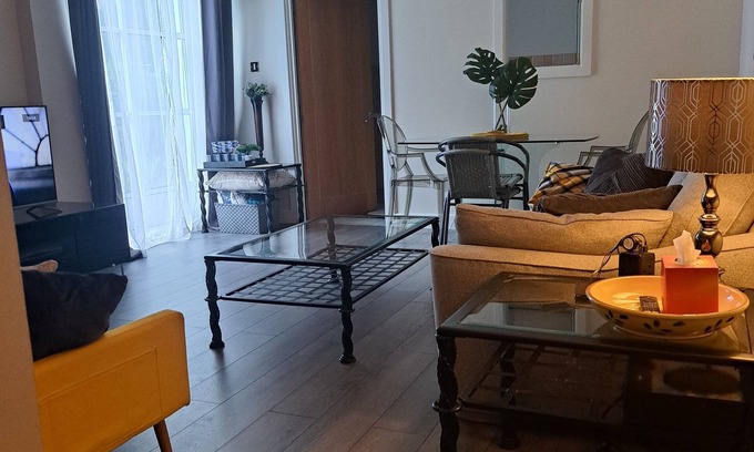 Royal Docks Apartment | Luxury London Riverside Apartment within 3 minute walk of DLR transport network