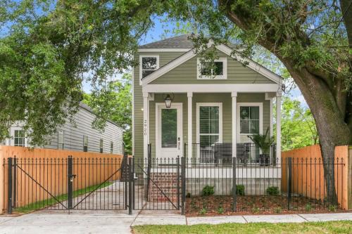 Mid-City House | Luxury New 3BD Home with Parking and Private Yard