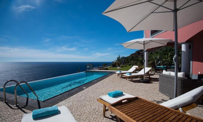 Arco da Calheta Villa | Luxury Ocean Front Villla