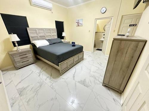 Saint Andrew Apartment | Luxury Penthouse Suit Red Hills