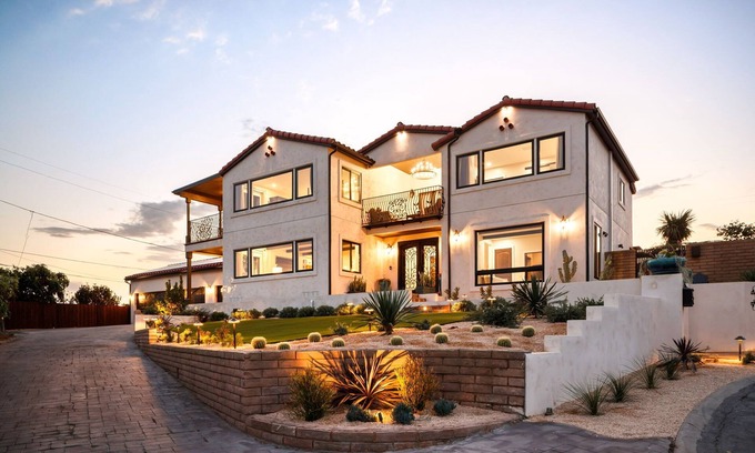 Roseville - Fleet Ridge House | Luxury Point Loma Retreat, Pool, Spa, Views