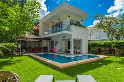 La Veleta Villa | Luxury Private 3BED Villa, Garden, Pool,Security