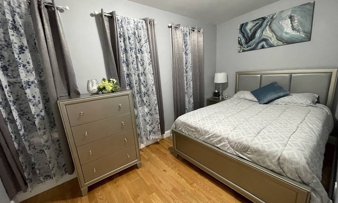 Dudley Square Apartment | Luxury Rooms near downtown Boston