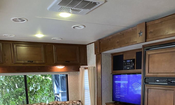 Cave Creek House | Luxury RV in Beautiful Cave Creek!
