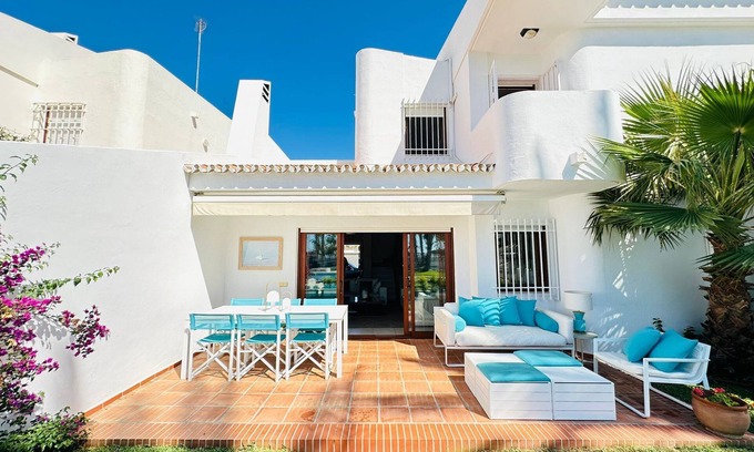 Caleta de Velez Ski Chalet | LUXURY SEASIDE TRAIÑAS - EVO INSPIRATION AT THE FOOT OF THE MEDITERRANEAN