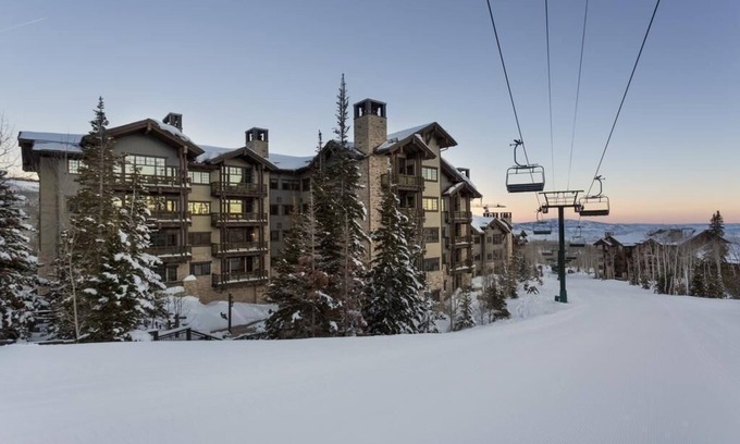 Empire Pass Condo | Luxury Ski-in/Ski-out Arrowleaf at Empire Pass Sleep 6