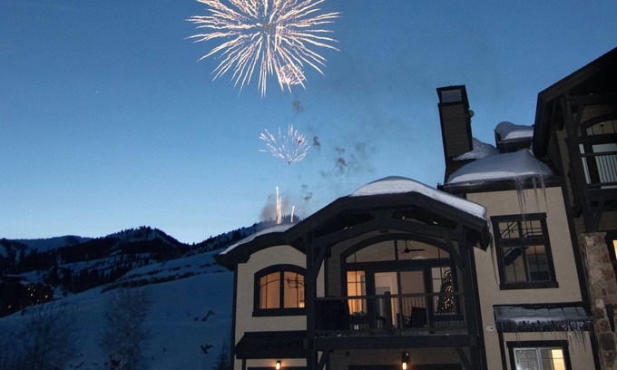 Park City Villa | Luxury Ski Villa! Views, Private Spa, Steps to lift- Holiday Specials Available!