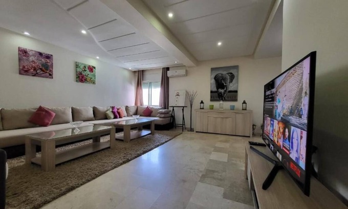 LA GIRONDE Apartment | Luxury Spacious Apartment Midtown Casablanca